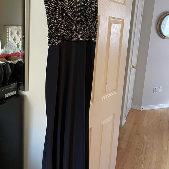 Beautiful Evening Gown - Picture 2 of 4